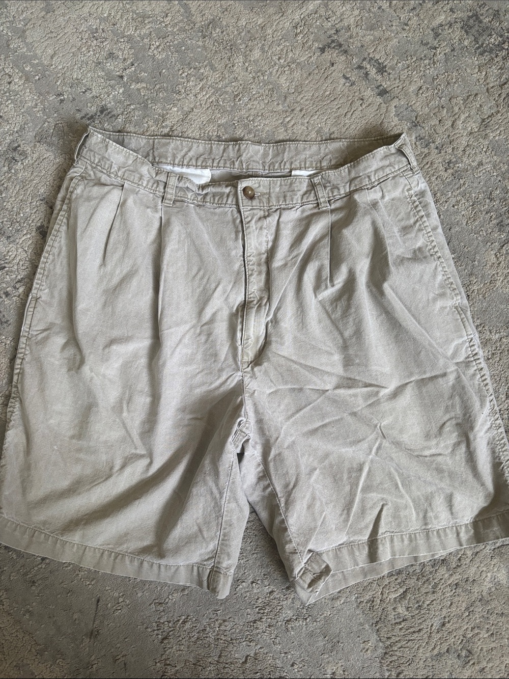 VINTAGE 90sAmerican Eagle Outfitters Men's Flat Front Khaki Shorts - Light Tan